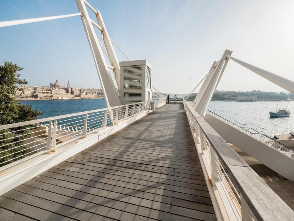 Marvellous Apartment With Valletta And Harbour Views Sliema Dış mekan fotoğraf